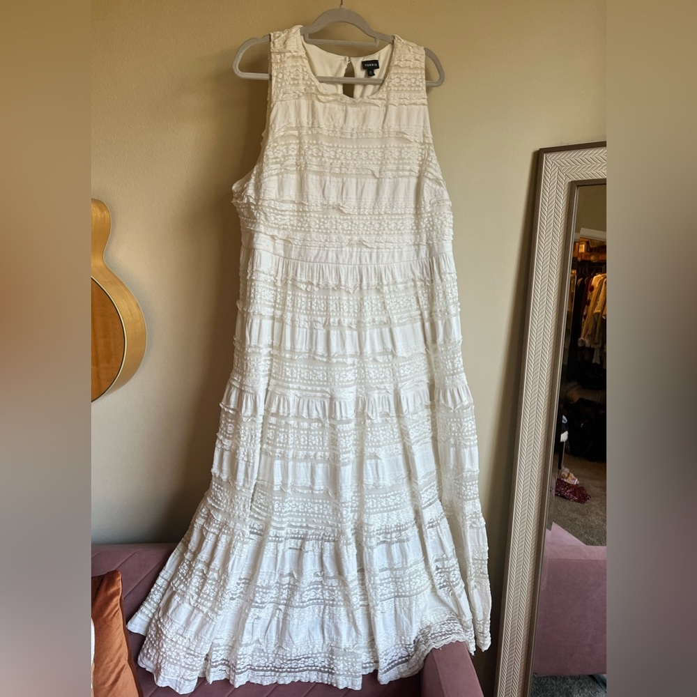 Gorgeous cream lace maxi dress!